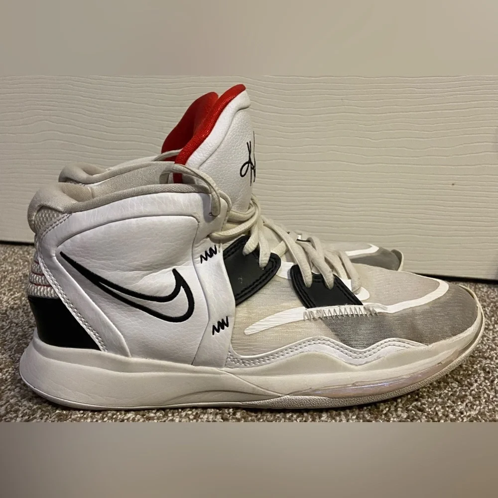 Size 6Y - Nike Boy’s Kyrie Infinity Man Machine